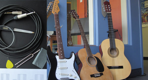 Cours de guitare acoustique - techniques classiques, apprentissage de la  guitare d'accompagnement - Montrouge - Cours particulier